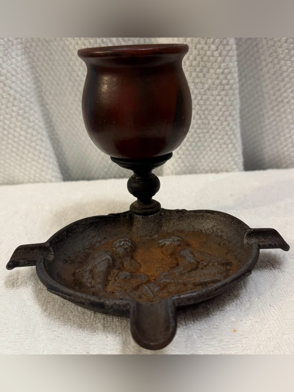 Cast Metal Ashtray w/ Wood Cup Insert, 4 Cigarette Rests, Relief Figure